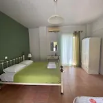 Mirovigli Hotel apartamentowy Lépedha