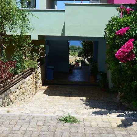 Apartmanhotel Mirovigli Lépeda